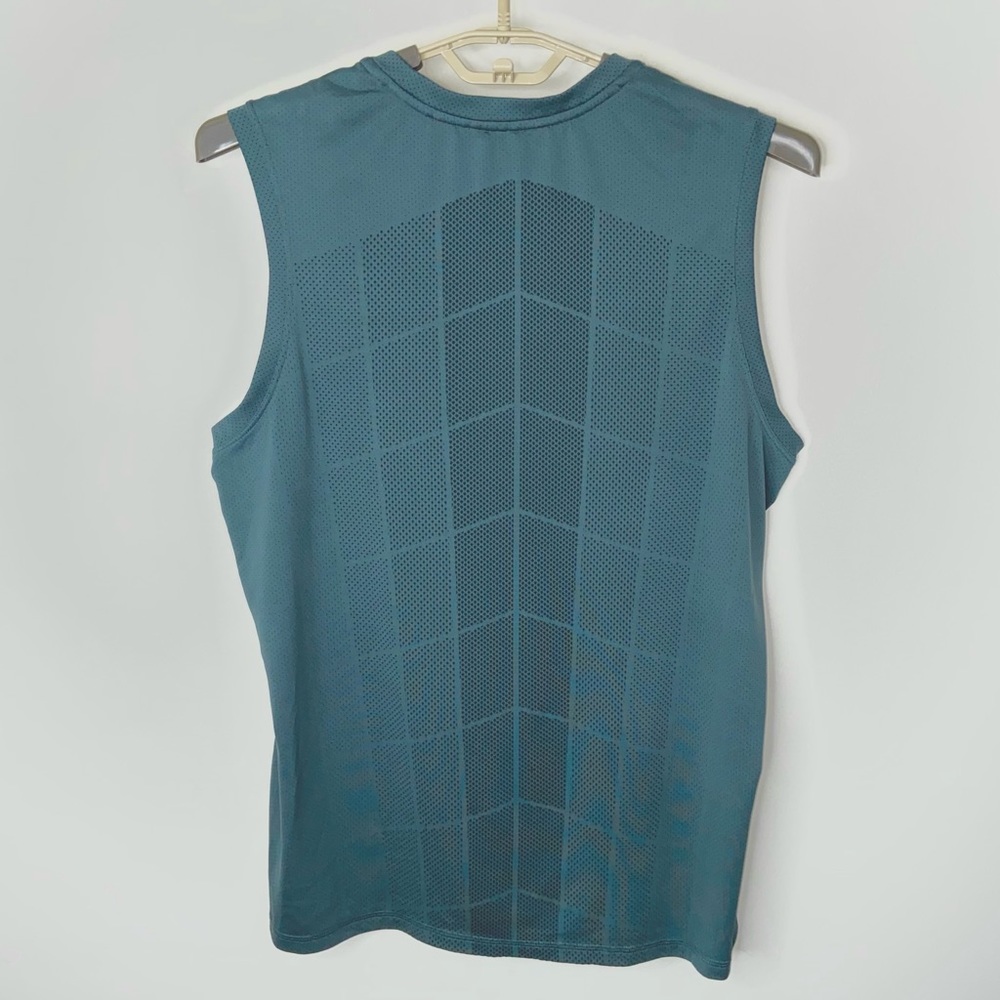 [Gap] Men’s Train Performance Tank - image 4